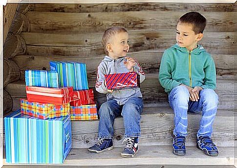 Sibling rivalry when unwrapping presents