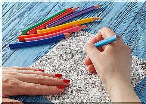 What are the advantages of coloring in mandalas?